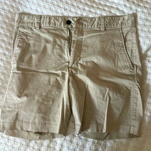 H&M regular fit khaki shorts size 33 men’s